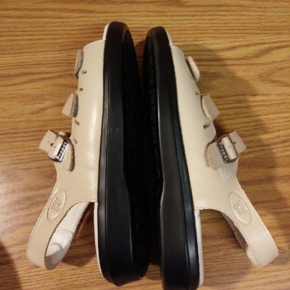 Propet Breeze Walker LA Leather Sandals Sz 7 - Picture 8 of 8